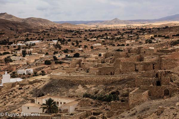 チュニジア南部の村「ベニゼルテン」