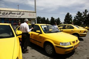イランの乗り合いタクシー