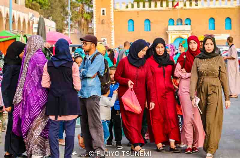 イスラム女性の服装　モロッコ女性の服装