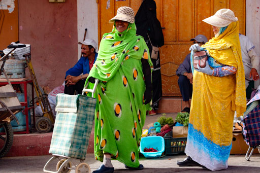 タフロウト　民族衣装の女性
