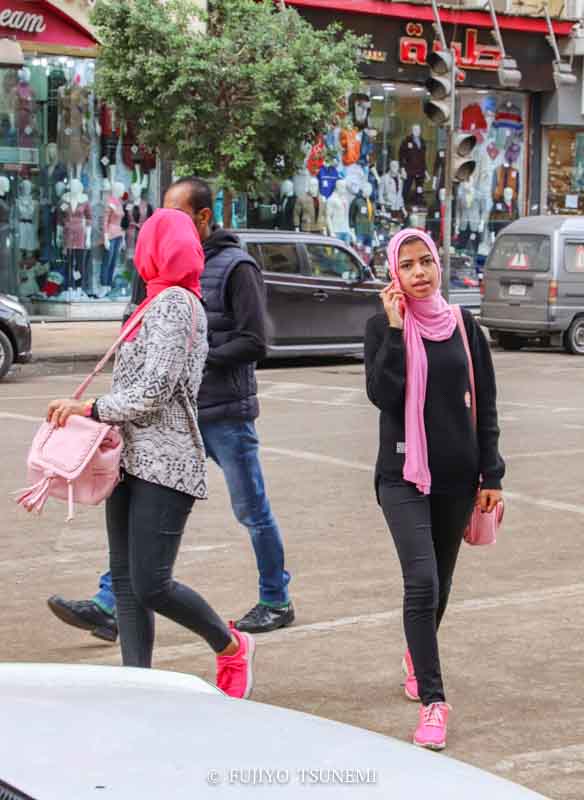 エジプト女性　ヒジャブ　イスラム女性