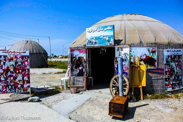 イラン　クルドコイ　コルドコイバンダルトルカマンのトルクメニスタン衣装小屋