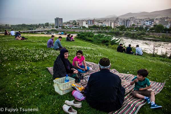 イランのクルド人家族　Iran Kurdish family