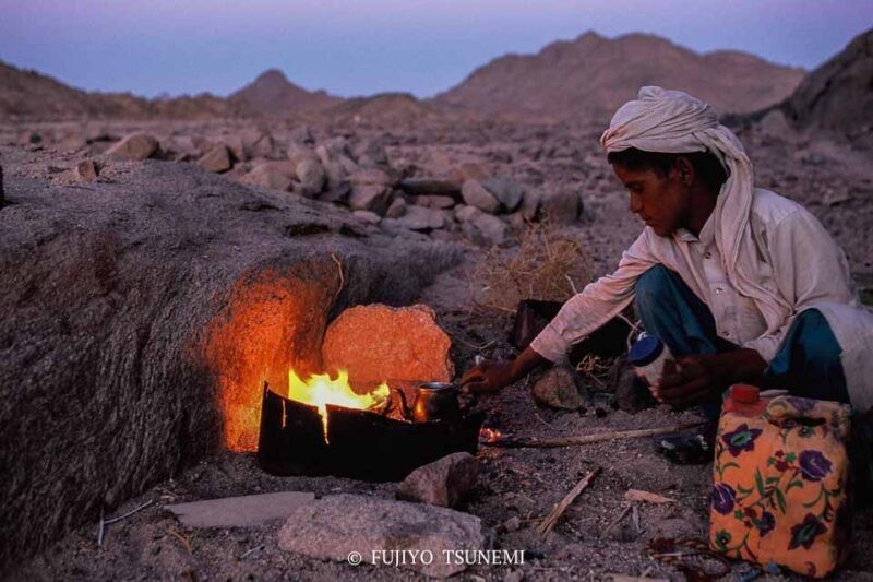 砂漠の遊牧民　Desert nomad