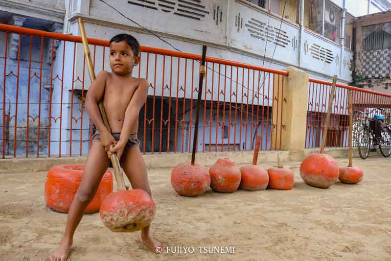 インドの男の子　indian boy