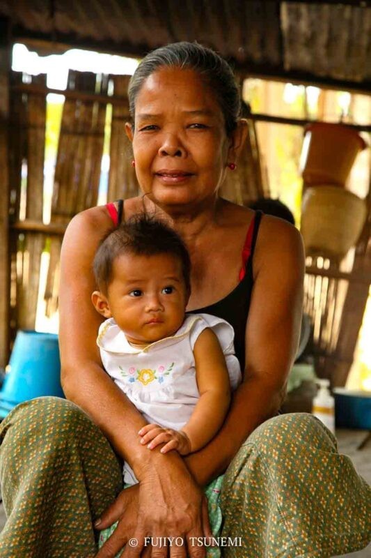 ラオスでホームステイ　laos homestay