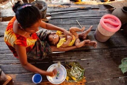 ラオスの自給自足の島　laos island village