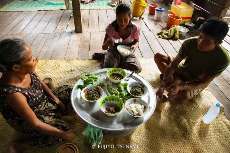 ラオスでホームステイ　laos homestay