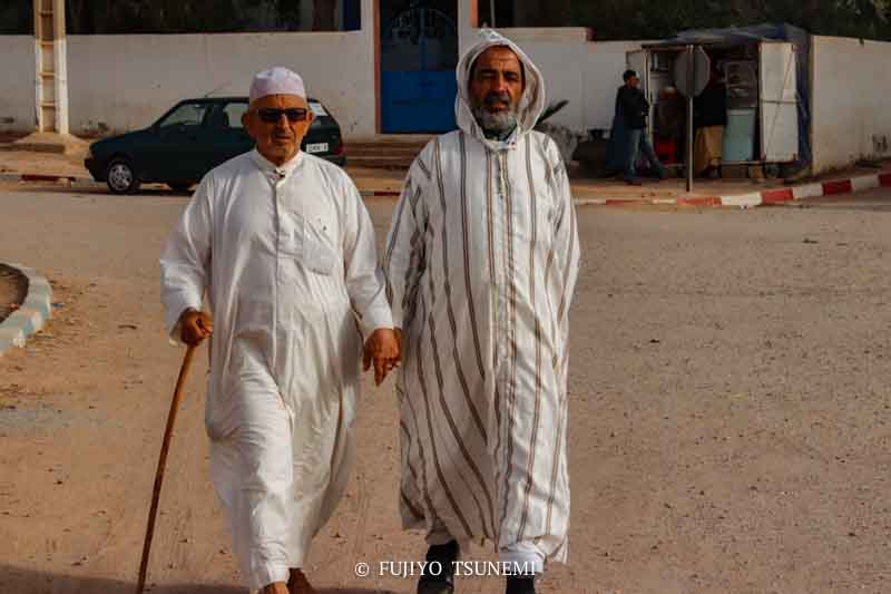 民族衣装　モロッコ ジェラバ