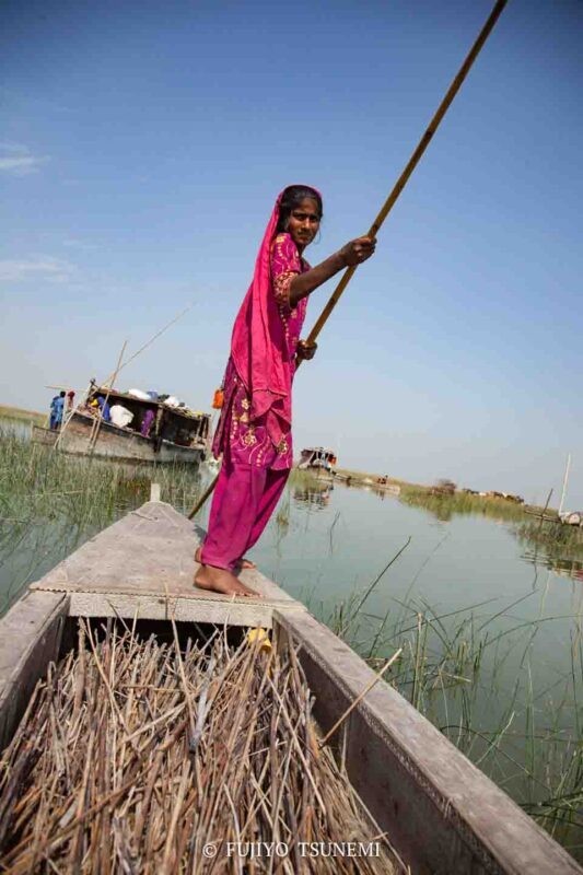 パキスタンの船上家族　船上家屋　pakistan boat family