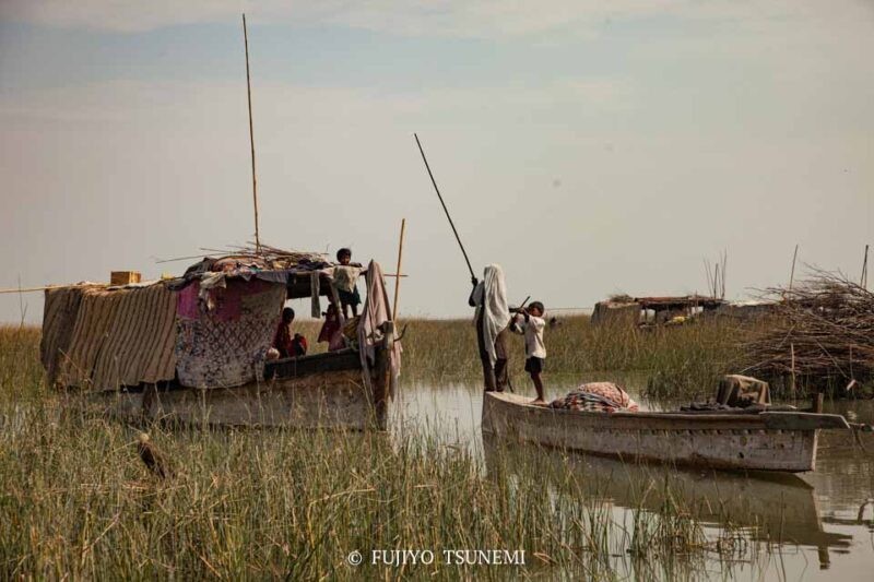 パキスタンの船上家族　船上家屋　pakistan boat family