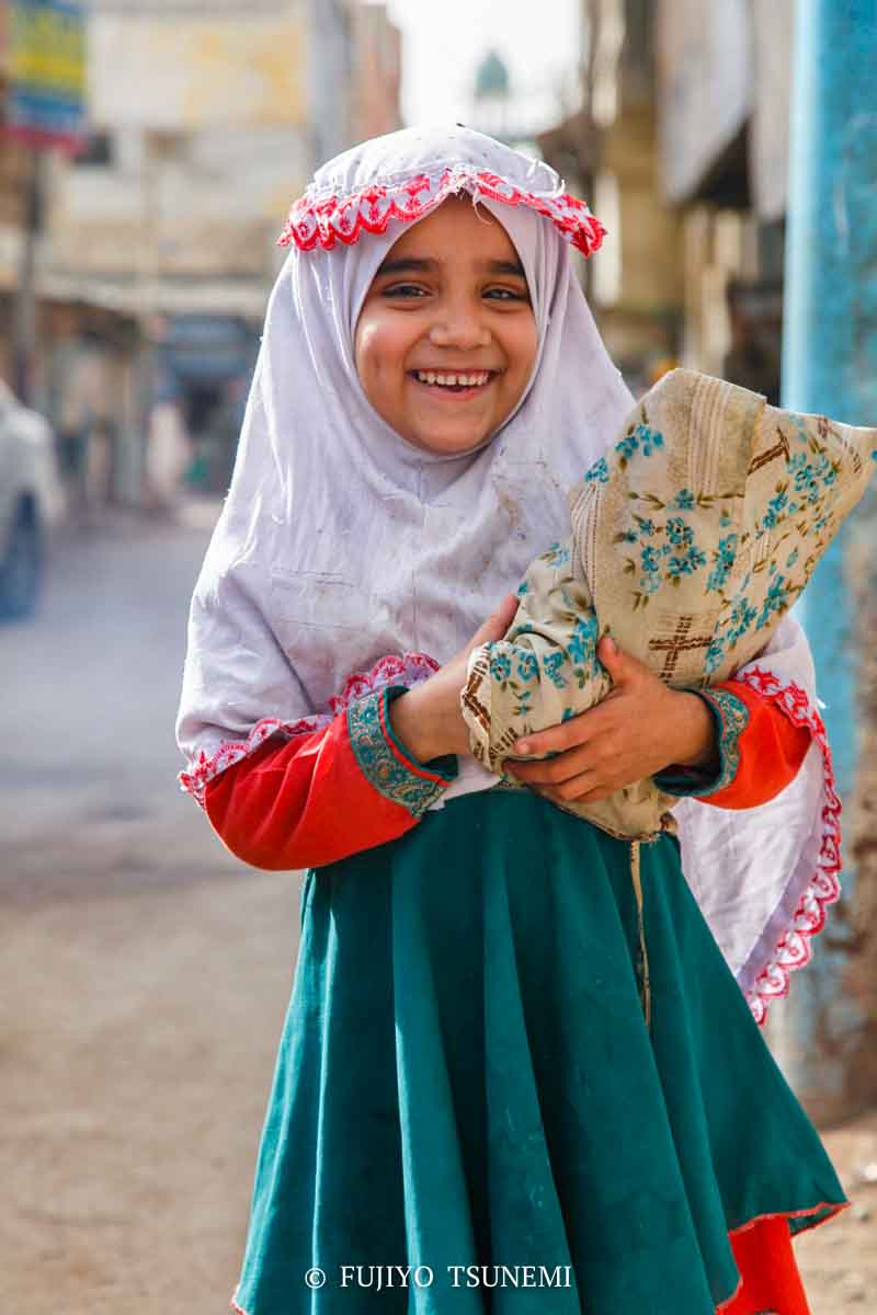 パキスタンの女の子　イスラム教の女の子