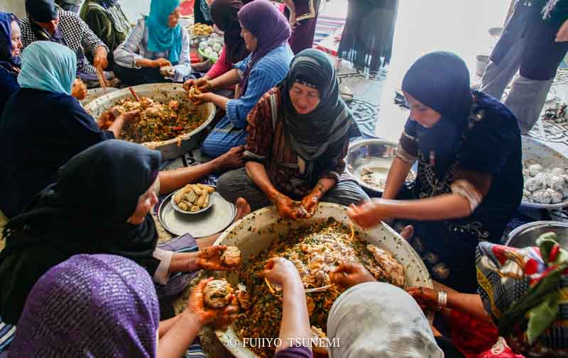 チュニジアの結婚式の食事。