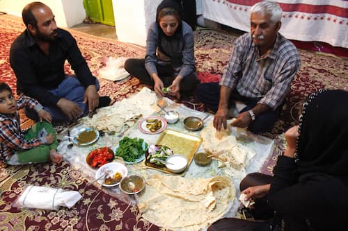 Iran-kitchen-Lol-tribe　イランのロル族　イランの家庭料理