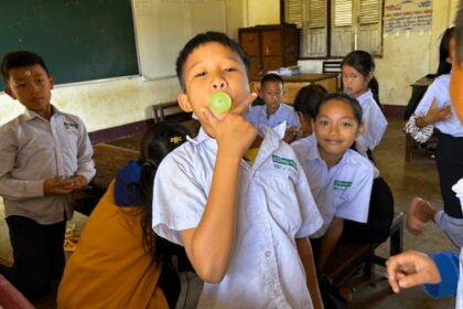 ラオスの学校　Laos school