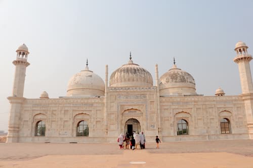 Abbasi Jamia Shahi Masjid Qila Derawa　デラーワル・フォートのモスク