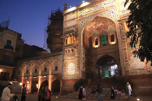 ラホールのワジール・カーンモスク　Wazir Khan Masjid