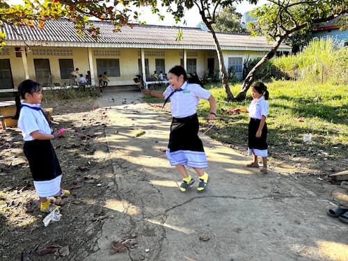 ラオスの学校　Laos school