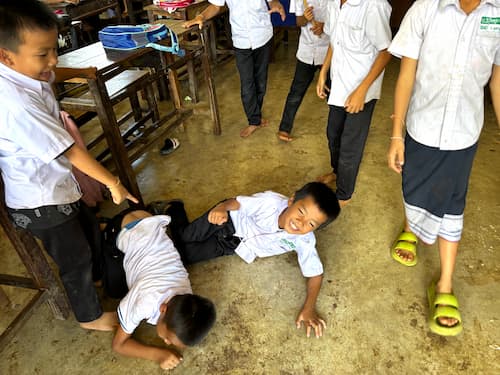 ラオスの学校　Laos school
