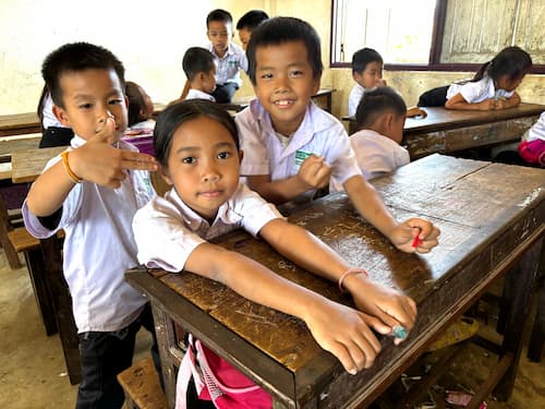 ラオスの学校　Laos school