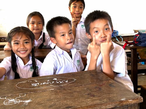 ラオスの学校　Laos school