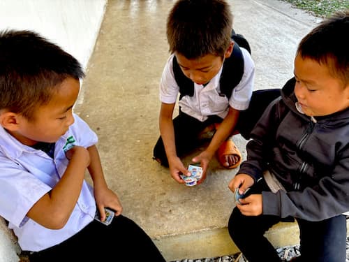 ラオスの学校　Laos school