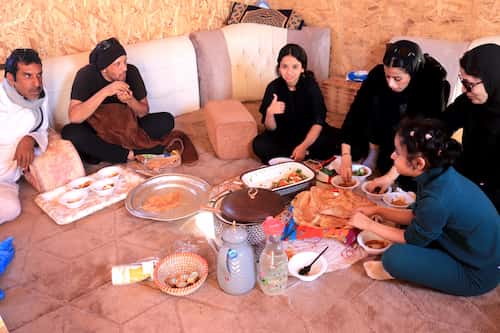 saudi-arabia-desert-picnic サウジアラビアの砂漠ピクニック
