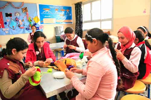 egypt-school-students　エジプトの学校の女子生徒　