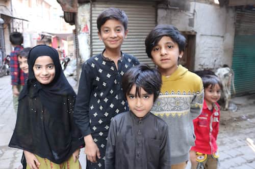 pakistan-peshawar-market パキスタンの子供　ペシャワール