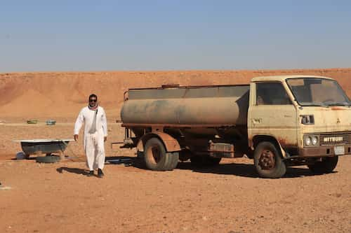 saudi-arabia-desert-nomad サウジアラビアの砂漠の遊牧民