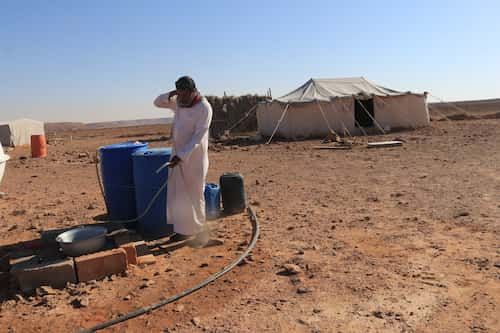 saudi-arabia-desert-nomad サウジアラビアの砂漠の遊牧民