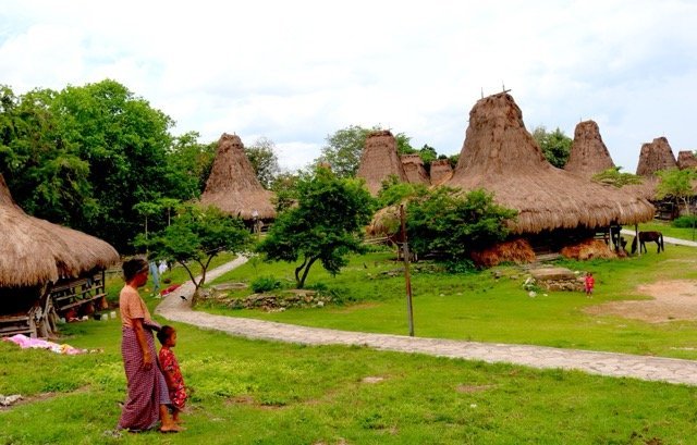 インドネシア・スンバ島の村